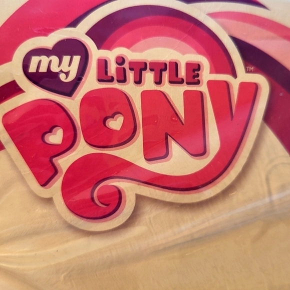 New In package My Little Pony on-size adult Hoodie Rainbow Dash - Picture 2 of 13